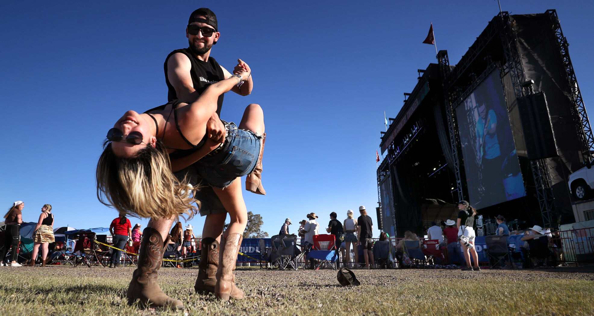 Country Thunder